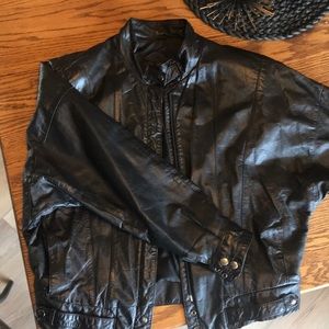 Vintage leather jacket size 8 with snap details! Retro Cool